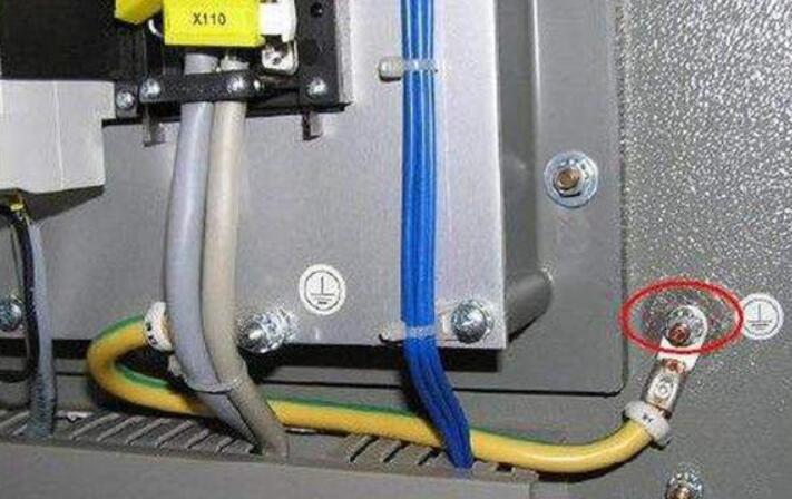 為什么所有的電路板插件機(jī)都要裝接地線呢？